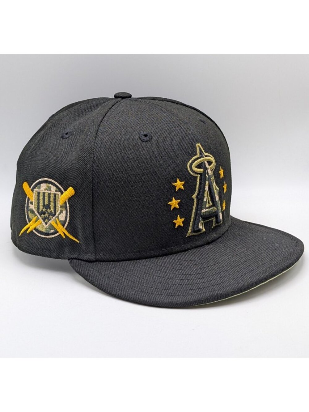 Los Angeles Angels 2024 MLB Armed Forces Day 7 1/2 New Era Fitted Camo Baseball